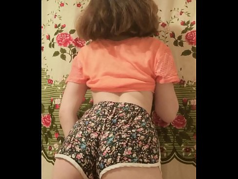 ❤️ Seksikäs nuori beibi riisuu shortsinsa kameran edessä ❤️ Vittu video at porn fi.pornovore.ru ❤