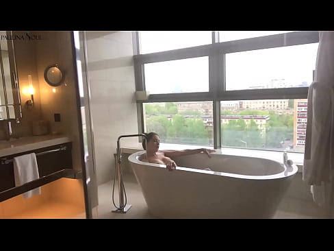 ❤️ Valtava babe runkkaa intohimoisesti pilluaan kylpyhuoneessa ❤️ Vittu video at porn fi.pornovore.ru ❤