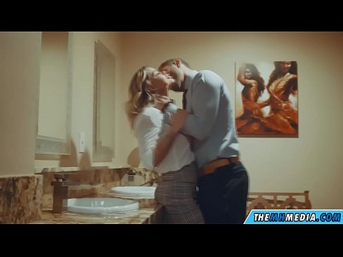 ❤️ Kun povekas blondi viettelee sinut julkisessa vessassa ❤️ Vittu video at porn fi.pornovore.ru ❤